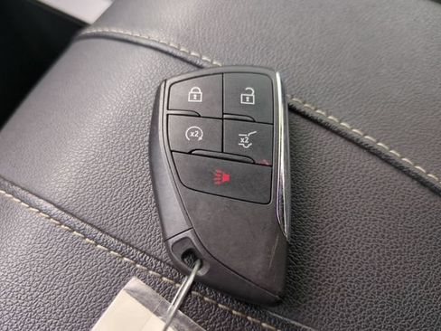 Used 2025 Chevrolet Traverse LT FWD image 37