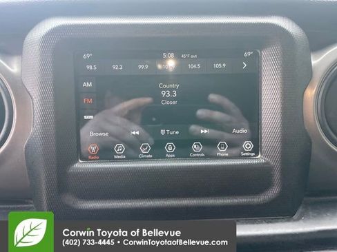 Used 2022 Jeep Gladiator Willys image 26