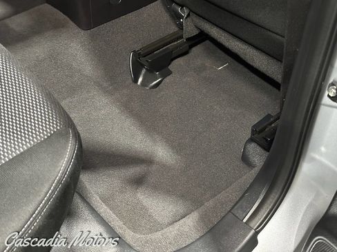 Used 2017 Subaru Outback 2.5i AWD/4WD image 25