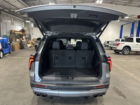 Used 2025 Chevrolet Traverse Z71 w/ Enhanced Driving Package AWD/4WD image 25