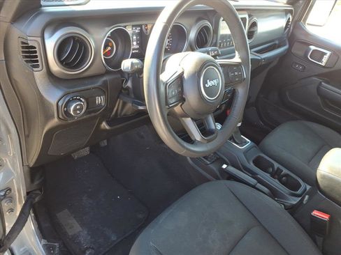 Used 2023 Jeep Gladiator Sport image 6