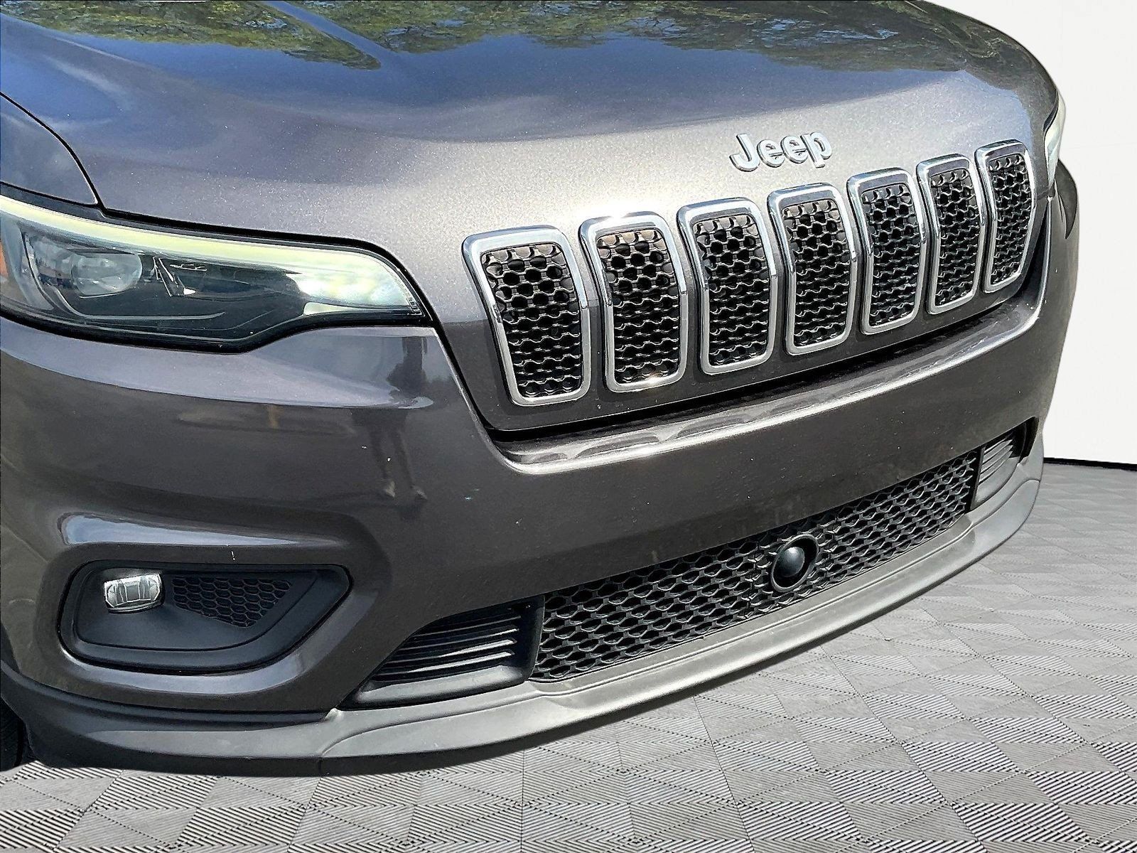 Used 2021 Jeep Cherokee Latitude Lux w/ Comfort/Convenience Group AWD/4WD image 33
