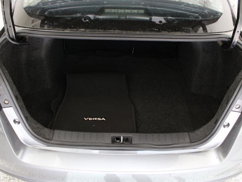 Used 2020 Nissan Versa S FWD image 29