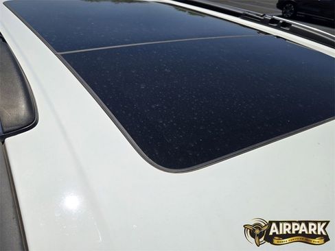 New 2024 Chrysler Pacifica Pinnacle image 11