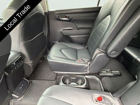 Used 2021 Toyota Highlander XLE FWD image 31