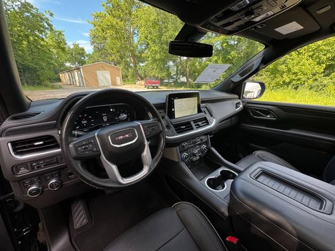 Used 2022 GMC Yukon XL SLT w/ SLT Premium Package AWD/4WD image 25