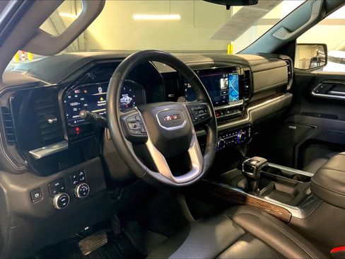 Used 2025 GMC Sierra 1500 Elevation w/ Elevation Premium Package AWD/4WD image 17