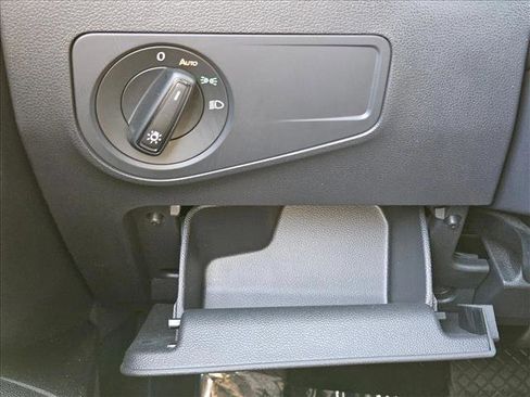 Used 2022 Volkswagen Tiguan S FWD image 15