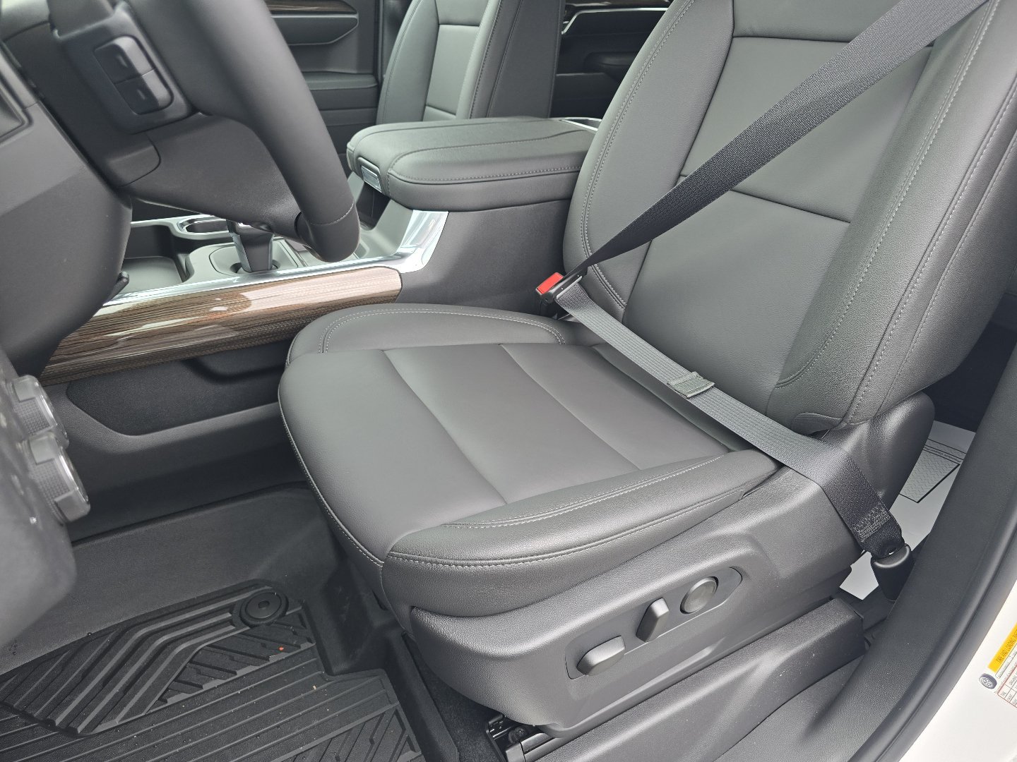 New 2026 Chevrolet Silverado 1500 RST w/ RST All Star Premium Package AWD/4WD image 13