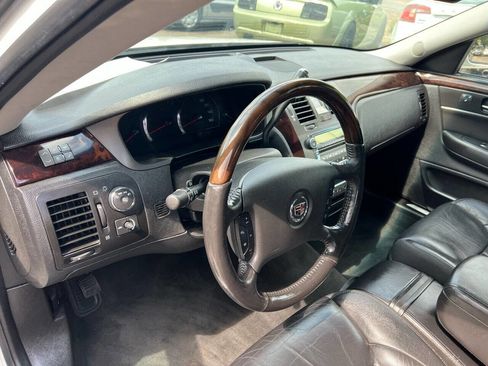 Used 2011 Cadillac DTS Luxury image 16