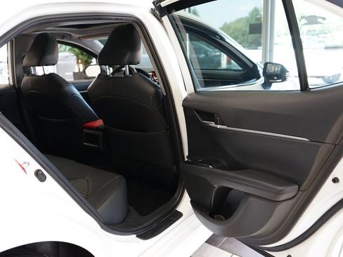 Used 2019 Toyota Camry SE FWD image 45