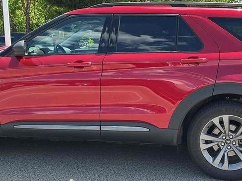 Used 2021 Ford Explorer XLT w/ Equipment Group 202A AWD/4WD image 7