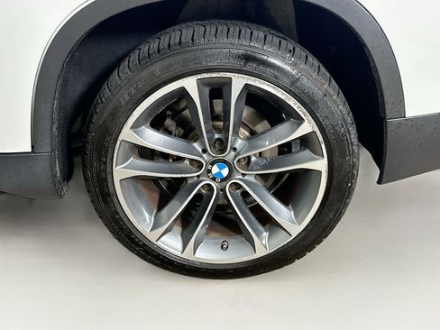 Used 2015 BMW X1 sDrive28i RWD image 11