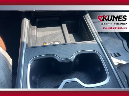 New 2025 GMC Acadia Elevation w/ Elevation Premium Package image 32