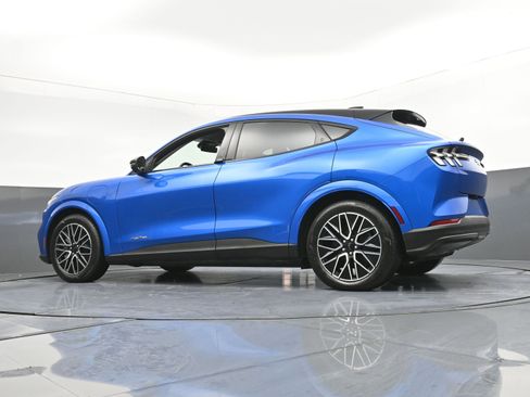 Used 2025 Ford Mustang Mach-E Premium image 27