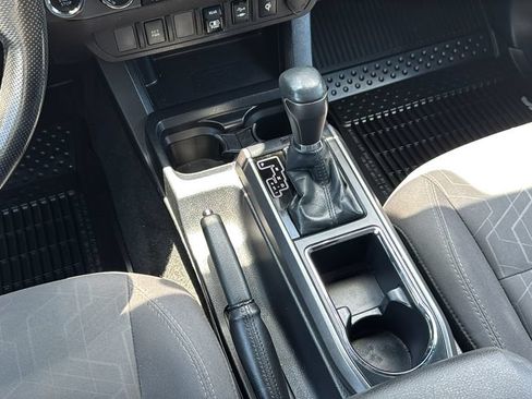 Used 2019 Toyota Tacoma TRD Sport AWD/4WD image 24