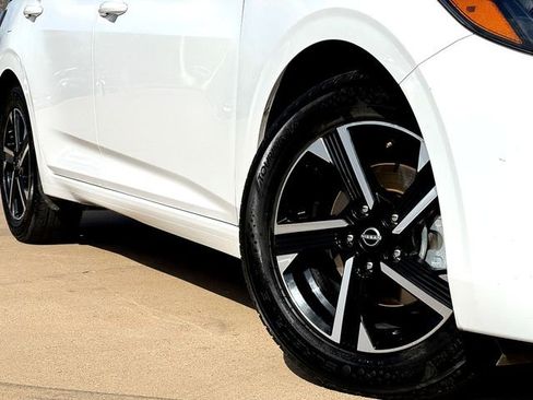 Used 2024 Nissan Sentra SV image 6