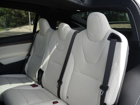 Used 2022 Tesla Model X AWD/4WD image 11