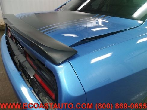 Used 2015 Dodge Challenger R/T image 24
