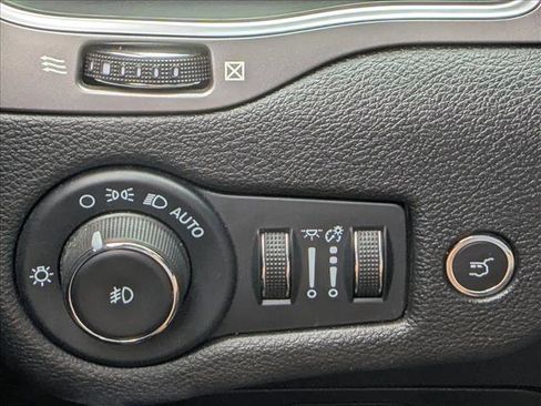 Used 2022 Jeep Cherokee Latitude Lux image 28