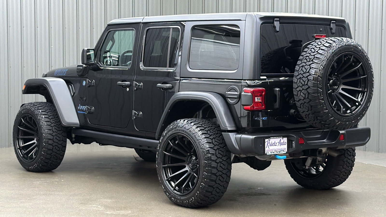 Used 2024 Jeep Wrangler Unlimited AWD/4WD image 3