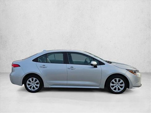 Used 2024 Toyota Corolla LE FWD image 4