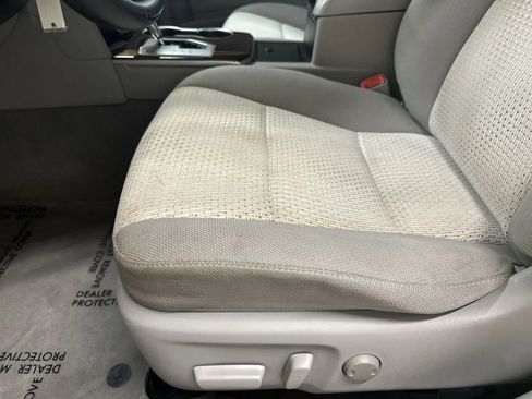 Used 2012 Toyota Camry XLE FWD image 14