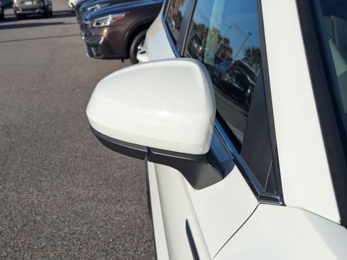 Used 2024 Volkswagen Taos SE w/ MDO Package image 12