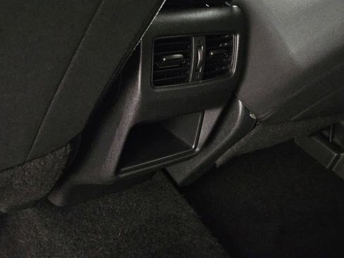 Used 2024 Nissan Rogue S FWD image 24