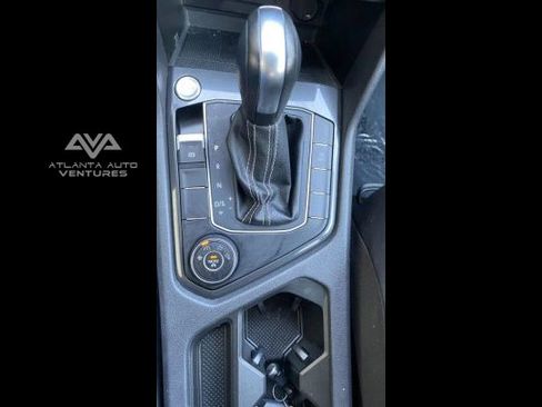 Used 2021 Volkswagen Tiguan SE image 21