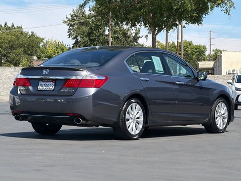 Used 2014 Honda Accord Touring image 2