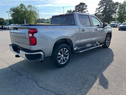 Used 2023 Chevrolet Silverado 1500 LT AWD/4WD image 5