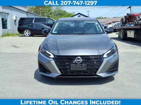 Used 2023 Nissan Altima 2.5 SV FWD image 2