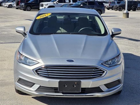 Used 2018 Ford Fusion S image 2