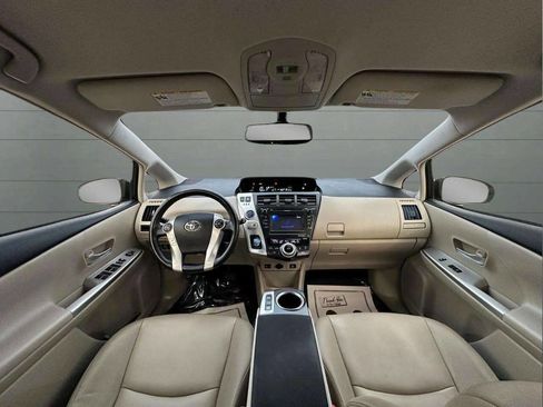 Used 2013 Toyota Prius V Five image 21