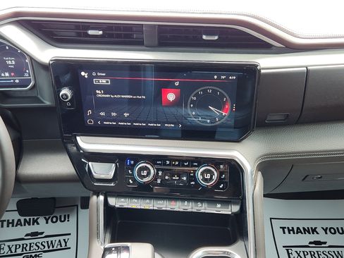 Used 2023 GMC Sierra 1500 Denali AWD/4WD image 18