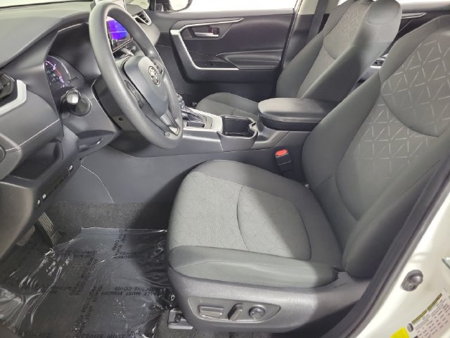 Used 2024 Toyota RAV4 XLE w/ Convenience Package FWD image 19