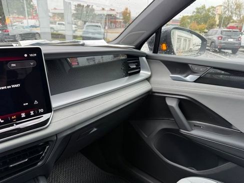 New 2026 Volkswagen Tiguan SE R-Line image 20