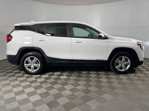 Used 2024 GMC Terrain SLE image 5