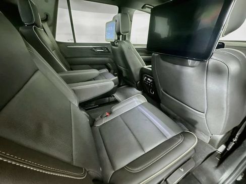 Used 2025 Chevrolet Tahoe Premier AWD/4WD image 30
