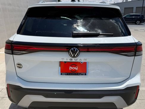 Certified 2025 Volkswagen Tiguan S FWD image 9