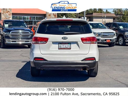 Used 2016 Kia Sorento FWD w/ LX Convenience Package image 3