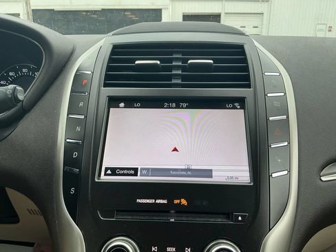Used 2019 Lincoln MKC Reserve w/ MKC Technology Package FWD image 26