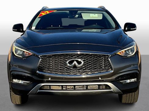 Used 2017 INFINITI QX30 Premium w/ Navigation Package image 3