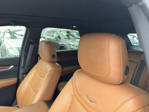 Used 2024 Cadillac XT5 Premium Luxury FWD image 7