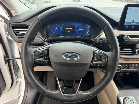 Used 2021 Ford Escape SEL w/ Technology Package FWD image 13