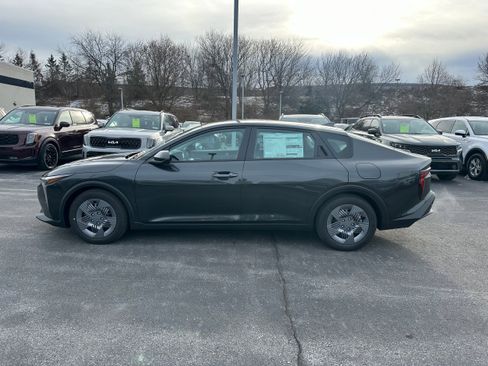 New 2025 Kia K4 LX image 8