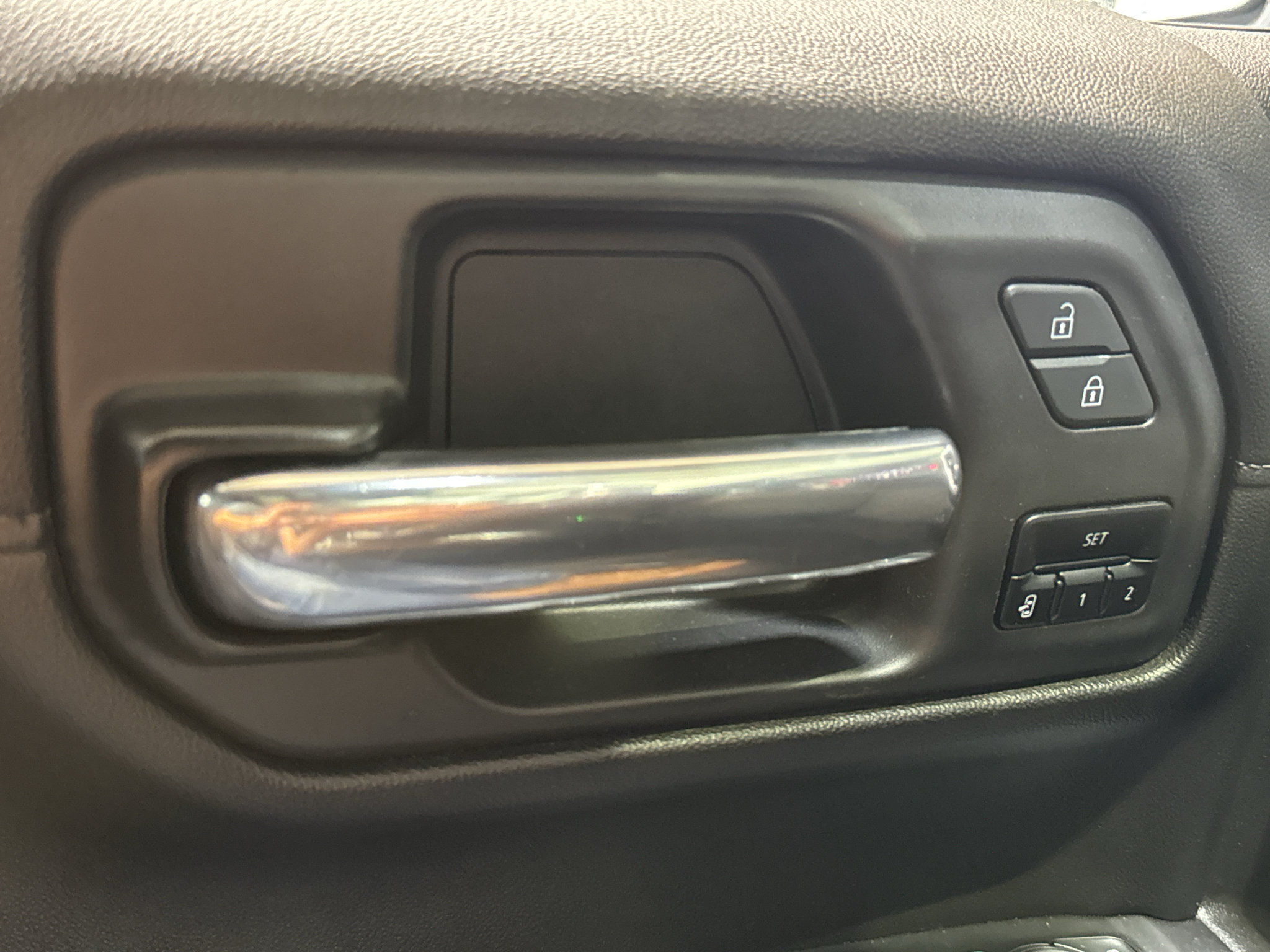 Used 2020 Chevrolet Silverado 1500 High Country w/ Technology Package AWD/4WD image 40