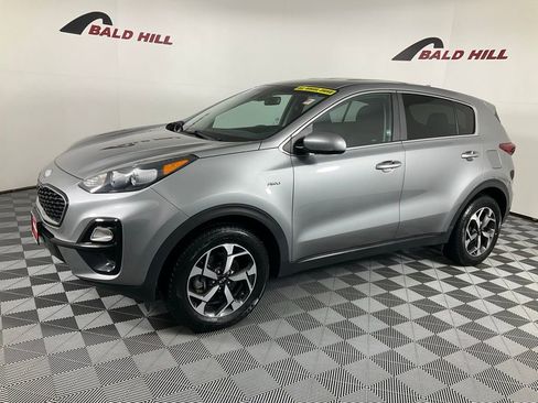 Used 2020 Kia Sportage LX image 3