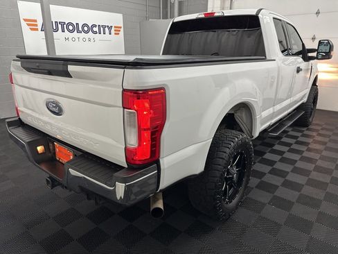 Used 2017 Ford F250 XLT w/ Snow Plow Prep Package image 9
